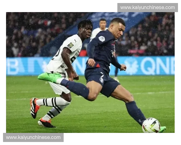 巴黎FC顽强逼平马赛，伊兰补时点球绝平